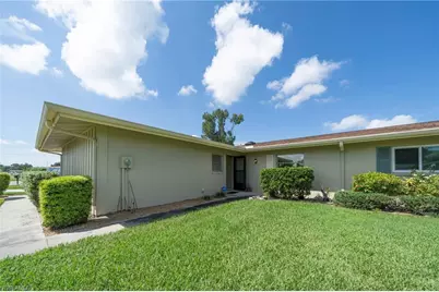 5586 Pendlewood Ln, Fort Myers, FL 33919 - Photo 4