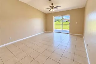 822 Diplomat Pkwy E, Cape Coral, FL 33909 - Photo 6