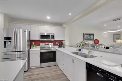 9900 Sunset Cove Ln #117, Fort Myers, FL 33919 - Photo 2