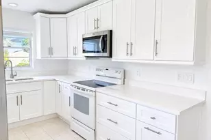 6888 Bogey Dr, Fort Myers, FL 33919 - Photo 6