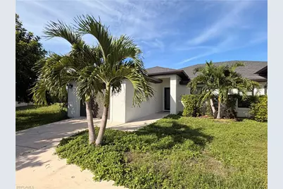 546 SE 5th Pl, Cape Coral, FL 33990 - Photo 2