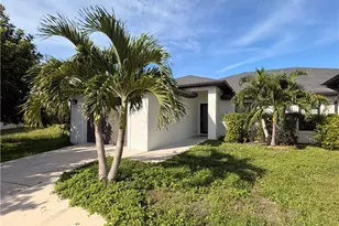 546 SE 5th Pl, Cape Coral, FL 33990 - Photo 2
