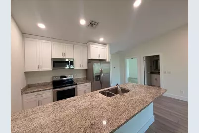 546 SE 5th Pl, Cape Coral, FL 33990 - Photo 20