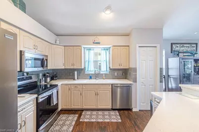 18110 Parkridge Ct, Fort Myers, FL 33908 - Photo 6