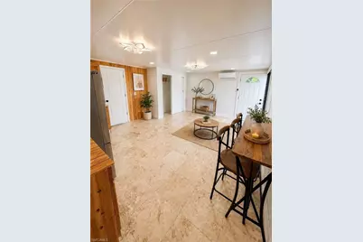 902 SE 21st St, Cape Coral, FL 33990 - Photo 14