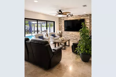 902 SE 21st St, Cape Coral, FL 33990 - Photo 10