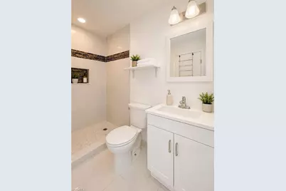 902 SE 21st St, Cape Coral, FL 33990 - Photo 6