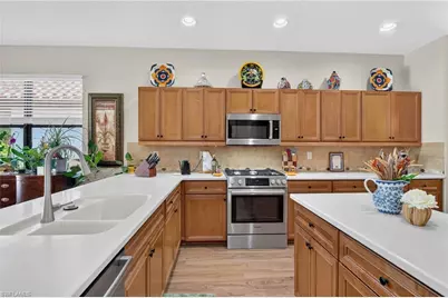 12148 Country Day Cir, Fort Myers, FL 33913 - Photo 8