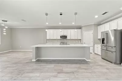 10081 Avalon Lake Cir, Fort Myers, FL 33913 - Photo 4