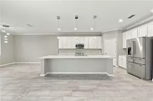 10081 Avalon Lake Cir, Fort Myers, FL 33913 - Photo 4