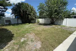 1119 Vineyard Pl, Lehigh Acres, FL 33936 - Photo 10