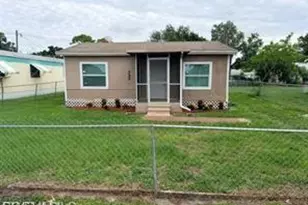 332 Stockton St, North Fort Myers, FL 33903 - Photo 2