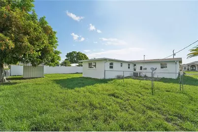 160 Francis Dr NE, Port Charlotte, FL 33952 - Photo 18