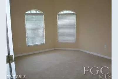 910 Citrus Ave S, Lehigh Acres, FL 33974 - Photo 10