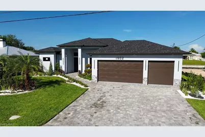 1902 NE 13th Pl, Cape Coral, FL 33909 - Photo 4