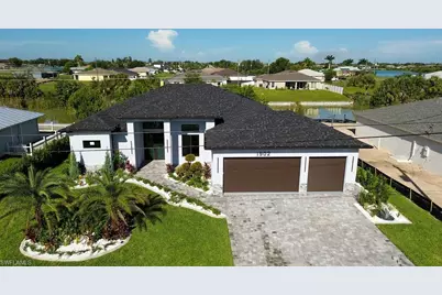 1902 NE 13th Pl, Cape Coral, FL 33909 - Photo 2
