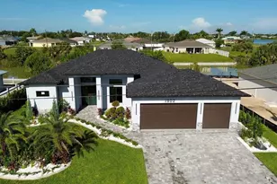 1902 NE 13th Pl, Cape Coral, FL 33909 - Photo 2