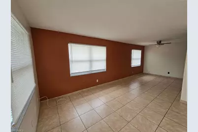 621 SE 13th Pl #E, Cape Coral, FL 33990 - Photo 4