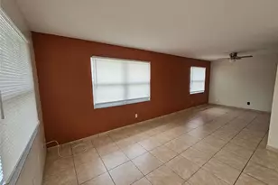 621 SE 13th Pl, Cape Coral, FL 33990 - Photo 4