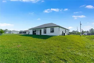 376 Cratsley Ave S, Lehigh Acres, FL 33974 - Photo 38