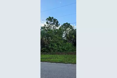 851 Spaulding St E, Lehigh Acres, FL 33974 - Photo 4