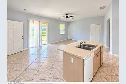4610 SW 16th Pl, Cape Coral, FL 33914 - Photo 4