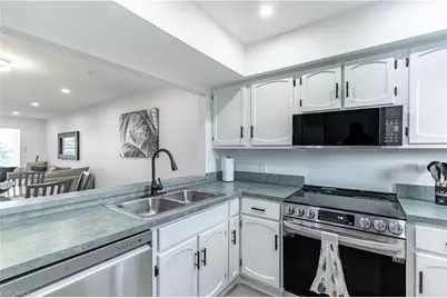7402 Lake Breeze Dr #308, Fort Myers, FL 33907 - Photo 2