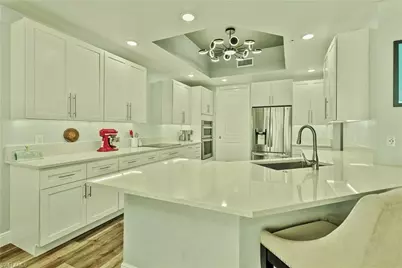 2104 W First St #2702, Fort Myers, FL 33901 - Photo 2