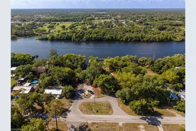22301 N River Rd, Alva, FL 33920 - Photo 32