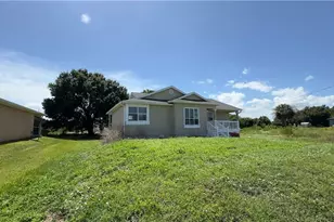 824 Frederick Reid St E, Lehigh Acres, FL 33974 - Photo 6