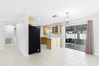 402 NE 14th Pl, Cape Coral, FL 33909 - Photo 12