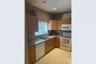 7668 S Stonecreek Cir, Davie, FL 33024 - Photo 6