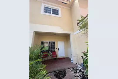 7668 S Stonecreek Cir, Davie, FL 33024 - Photo 2