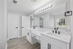 930 NW Juanita Pl, Cape Coral, FL 33993 - Photo 20