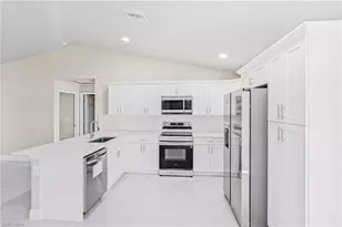180 Peerless St, Lehigh Acres, FL 33974 - Photo 4