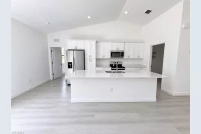6045 Keystone Cir, Labelle, FL 33935 - Photo 2