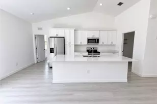 6045 Keystone Cir, Labelle, FL 33935 - Photo 2