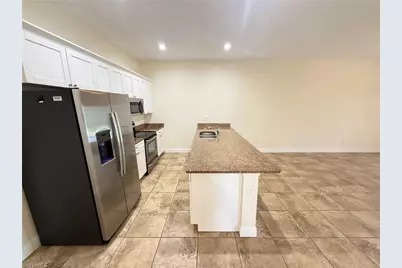 606 SE 13th Ter, Cape Coral, FL 33990 - Photo 4