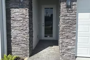 908 NE 8th Pl, Cape Coral, FL 33909 - Photo 2