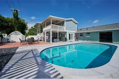 2212 Crystal Dr, Fort Myers, FL 33907 - Photo 2