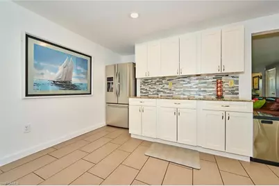 2212 Crystal Dr, Fort Myers, FL 33907 - Photo 10