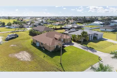 621 NW 37th Ave, Cape Coral, FL 33993 - Photo 38