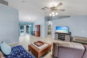 410 SW 7th Ct, Cape Coral, FL 33991 - Photo 6