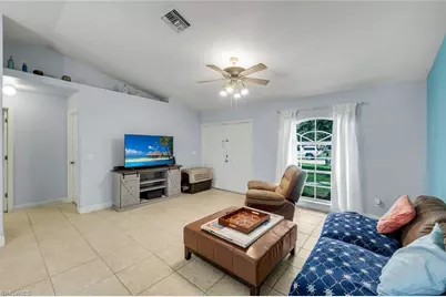 410 SW 7th Ct, Cape Coral, FL 33991 - Photo 4