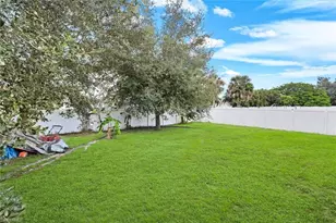 410 SW 7th Ct, Cape Coral, FL 33991 - Photo 24