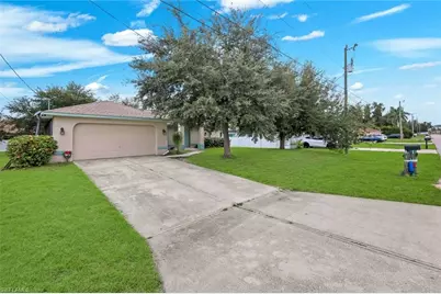 410 SW 7th Ct, Cape Coral, FL 33991 - Photo 2