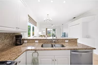 14052 Clear Water Ln, Fort Myers, FL 33907 - Photo 8