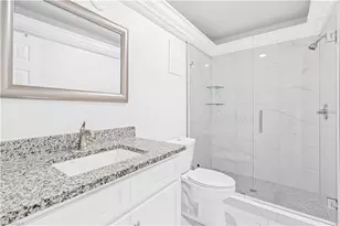 3225 E Riverside Dr, Fort Myers, FL 33916 - Photo 6