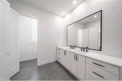 209 Chiquita Blvd N, Cape Coral, FL 33993 - Photo 32