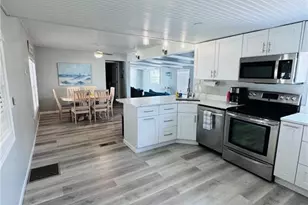 11321 Bougainvillea Ln, Fort Myers Beach, FL 33931 - Photo 6